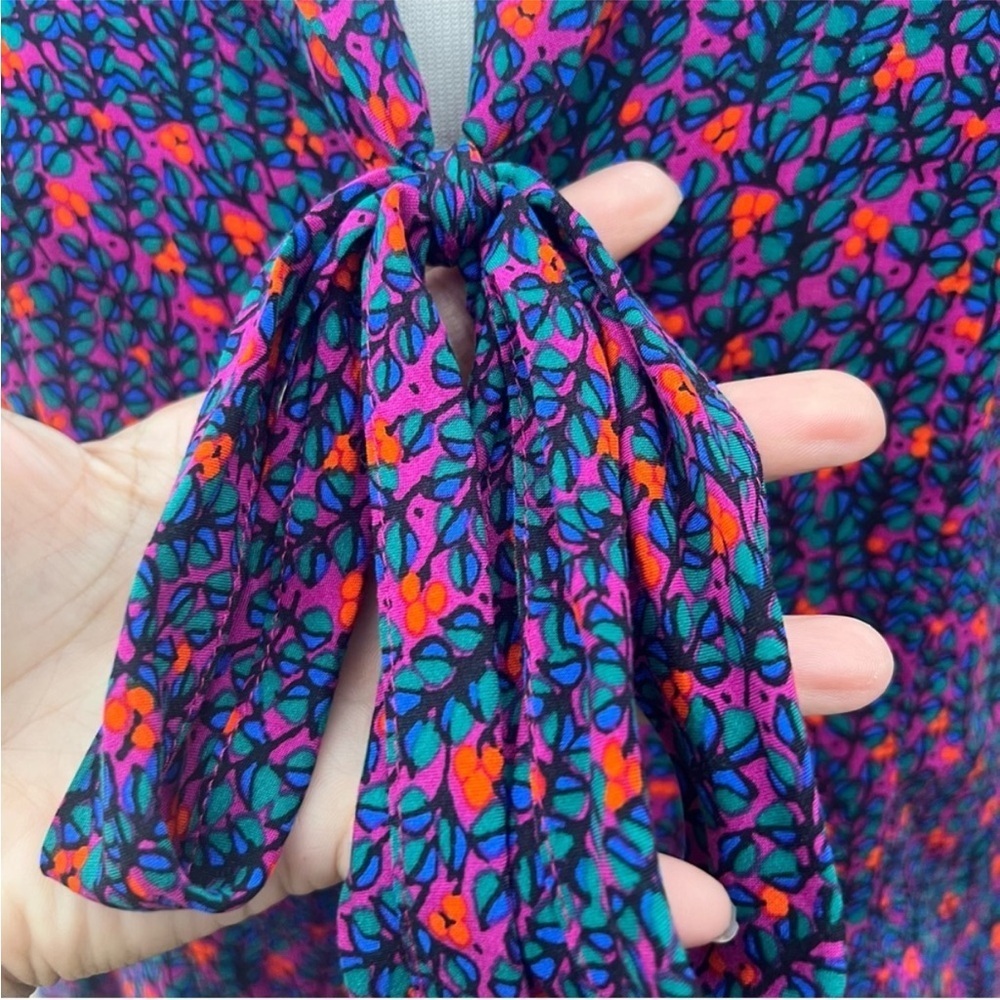 NWOT Maeve by Anthropologie "Rory" Floral V-Neck Tie Front Blouse Size 4 - Picture 7 of 10